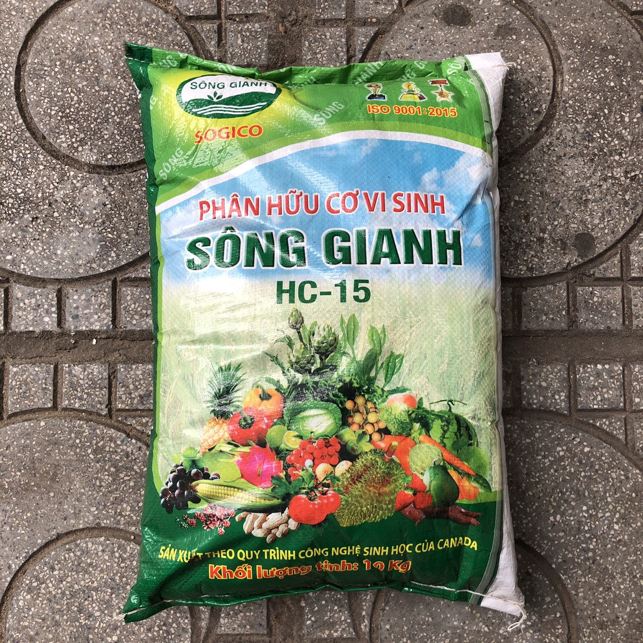 Phân bón vi sinh Sông Gianh đóng bao 10kg dùng bón lót cải tạo đất